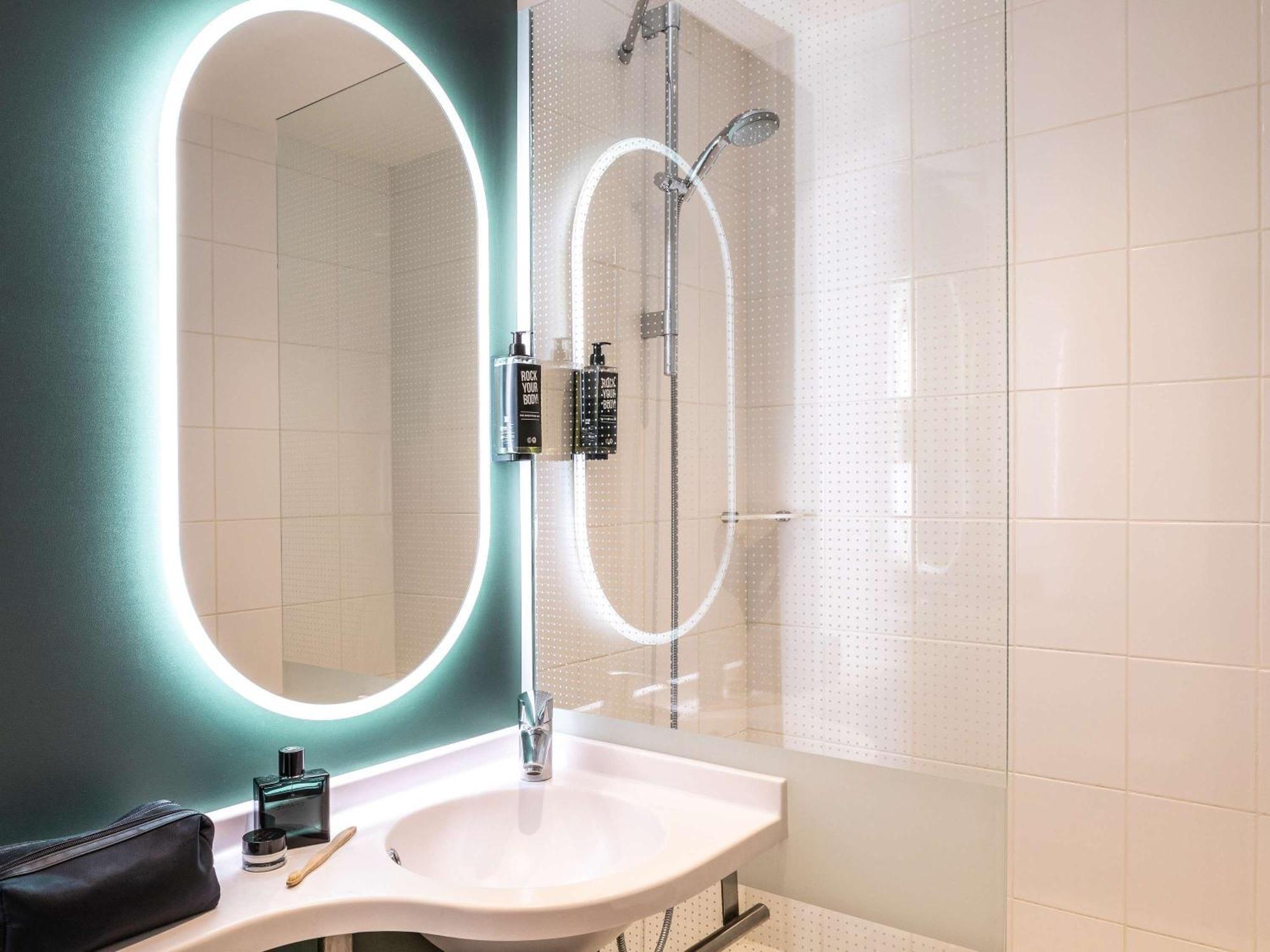 Hotel Ibis Maine Montparnasse Parigi Esterno foto