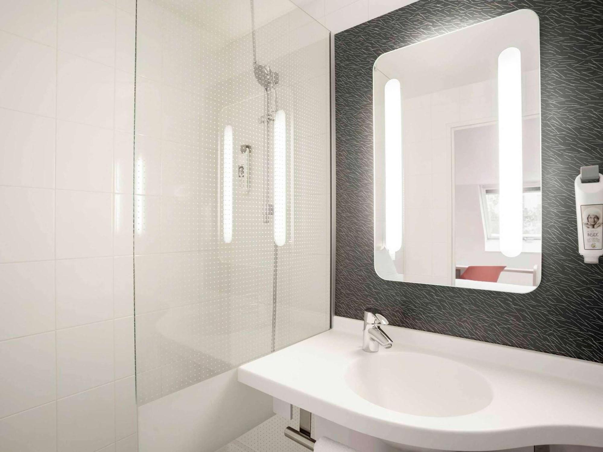 Hotel Ibis Maine Montparnasse Parigi Esterno foto